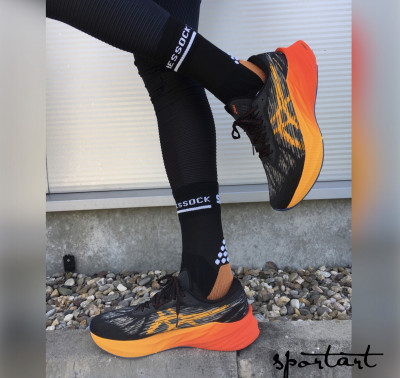 Asics Novablast 3 black/amber men